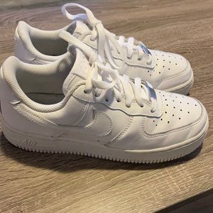 White Air Force One Size 7